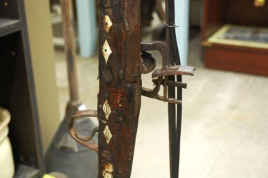 (6-950) Vanast püssist tehtud põrandalamp