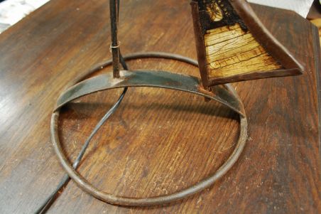 (6-950) Vanast püssist tehtud põrandalamp