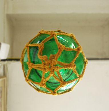 (n-7681) Roheline klaasmunast lamp