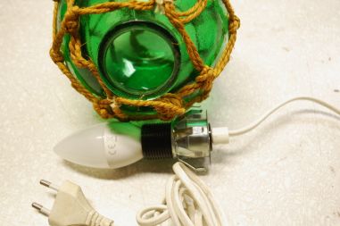 (n-7681) Roheline klaasmunast lamp