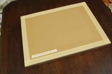 (P-1118) Viiralt, trükirepro Lamav akt tätoveeritud käega