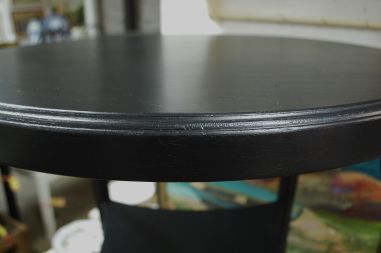 (L-764) Ümar musta värvi diivanilaud