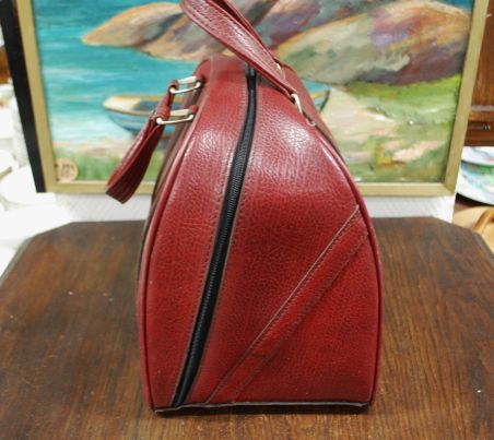 (n-2500) Columbia 300, vana punane bowlingukuul nr 2P65871 kotis