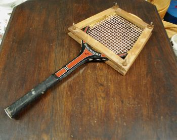 (n-7013) Snauwaert, vana pressraamis tennisereket (junior)