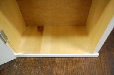 (L-770) Valge kapp/ seinakapp