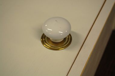 (L-770) Valge kapp/ seinakapp