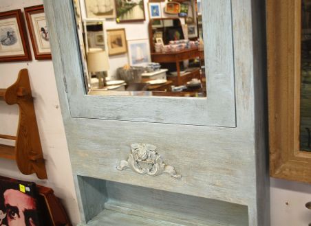 (L-773) Suur peegliga seinakapp