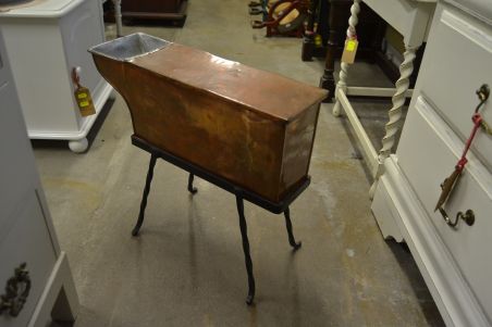 (n-6100/1) Metallist kraaniga veenõu