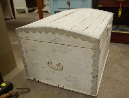 (L-780) Vana valge kirst- panipaik