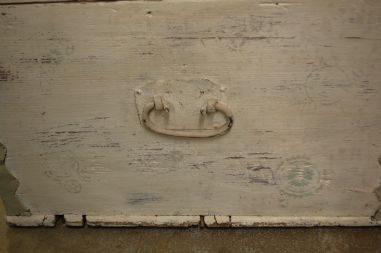 (L-780) Vana valge kirst- panipaik