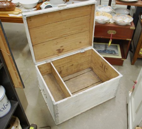 (L-780) Vana valge kirst- panipaik