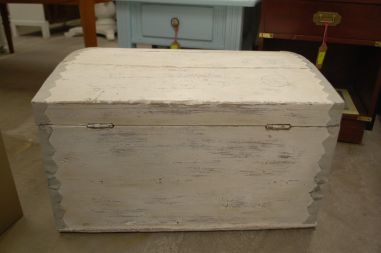 (L-780) Vana valge kirst- panipaik