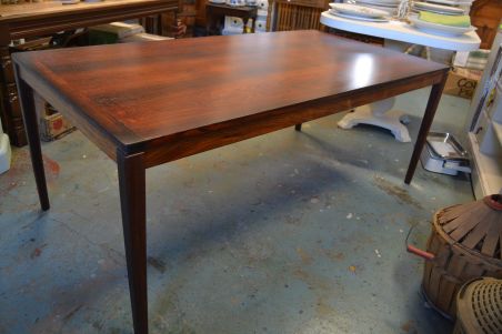 (L-783) Roosipuu spooniga diivanilaud, Ulferts HJO, Sweden