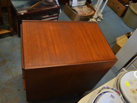 (L-784) Sahtlitega tiigispooniga retro kapp, kartoteegi kapp