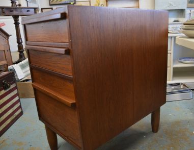 (L-784) Sahtlitega tiigispooniga retro kapp, kartoteegi kapp