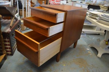 (L-784) Sahtlitega tiigispooniga retro kapp, kartoteegi kapp