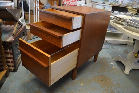 (L-784) Sahtlitega tiigispooniga retro kapp, kartoteegi kapp