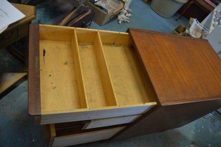 (L-784) Sahtlitega tiigispooniga retro kapp, kartoteegi kapp