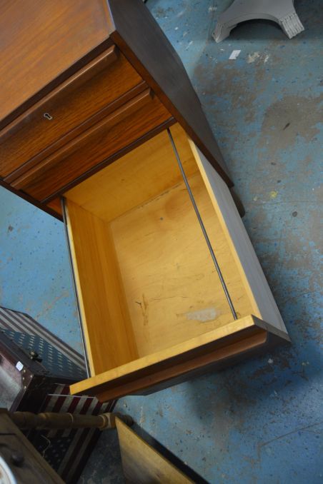 (L-784) Sahtlitega tiigispooniga retro kapp, kartoteegi kapp