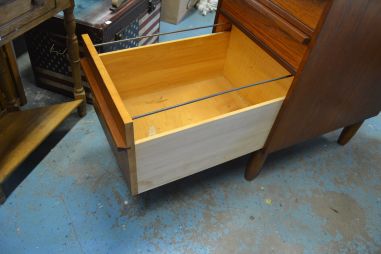 (L-784) Sahtlitega tiigispooniga retro kapp, kartoteegi kapp