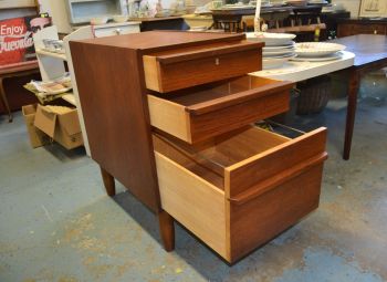 (L-784) Sahtlitega tiigispooniga retro kapp, kartoteegi kapp