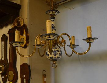 (n-7149) Sinise dekooriga kotkaga portselanist laelamp