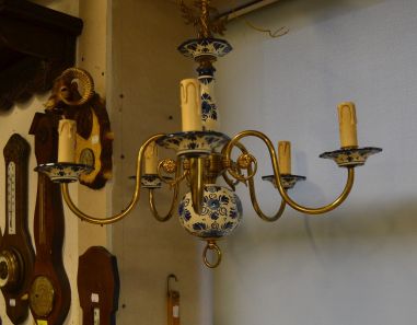 (n-7149) Sinise dekooriga kotkaga portselanist laelamp