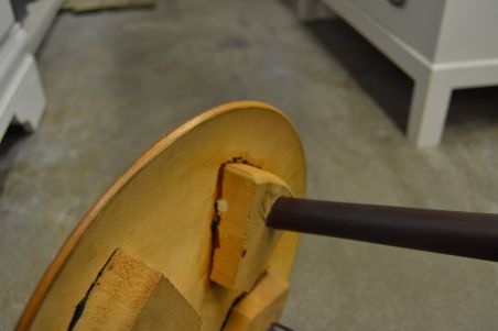 (L-795) Nõgusa vineerpõhjaga taburet Taanist