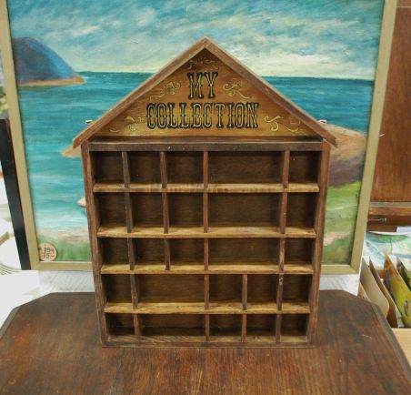 (L-798) Kollektsionääri riiul