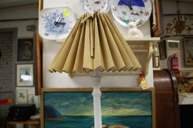 (V-29A) Kõrgel jalal laualamp