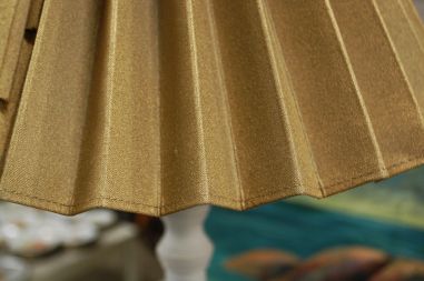 (V-29A) Kõrgel jalal laualamp