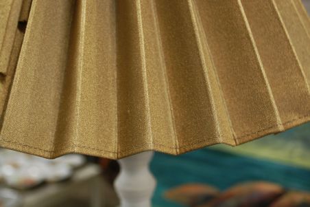 (V-29A) Kõrgel jalal laualamp