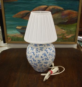 (n-7672) Laura Ashley, lilleline laualamp 2