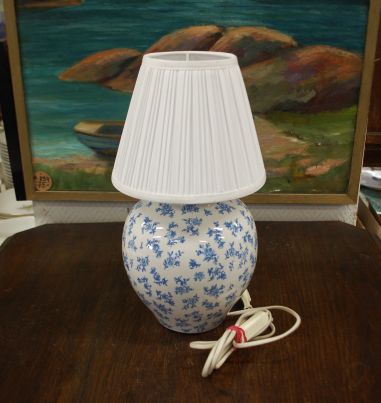 (n-7672) Laura Ashley, lilleline laualamp