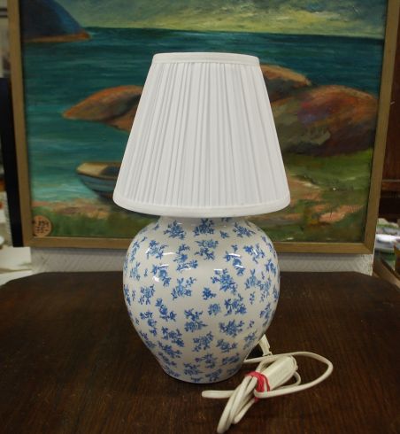 (n-7672) Laura Ashley, lilleline laualamp