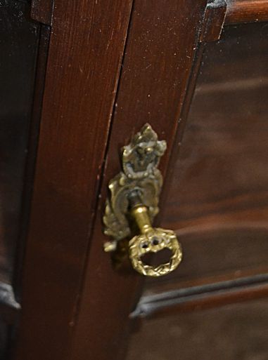 (L-800) Suurem seinakapp