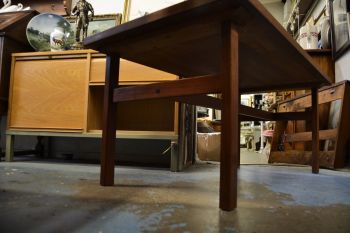 (L-803) Puidust diivanilaud (tiik?) 2