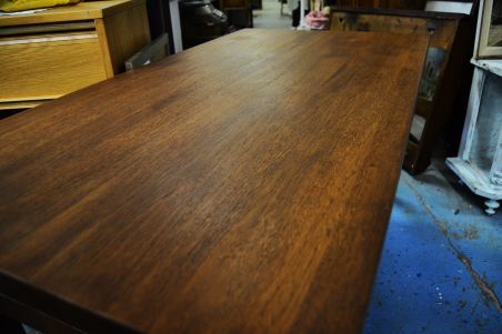 (L-803) Puidust diivanilaud (tiik?)