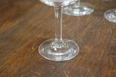 (L-806/1) Lõigatud mustriga pokaalid/pitsid jalal, 11tk