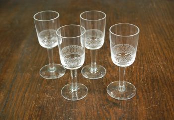 (L-806/2) Lõigatud mustriga pitsid jalal, 4tk