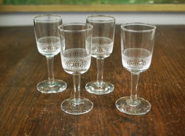 (L-806/2) Lõigatud mustriga pitsid jalal, 4tk