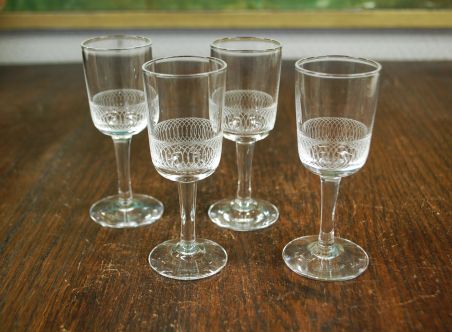 (L-806/2) Lõigatud mustriga pitsid jalal, 4tk