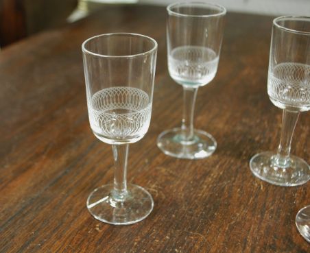 (L-806/2) Lõigatud mustriga pitsid jalal, 4tk