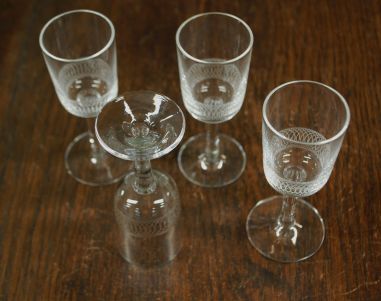 (L-806/2) Lõigatud mustriga pitsid jalal, 4tk