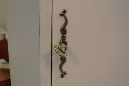 (L-811) Valge nurgakapp