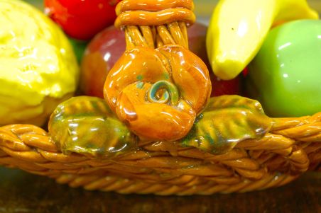 (n-7704) Keraamiline puuviljakorv