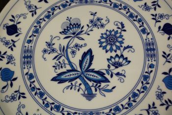 (n-7715) Ingres Weiss Form Marienbad, sibulamustriga suur ümar tordivaagen 2