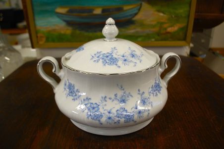 (n-7719) Bavaria Winterling Kirschenlamitz, lilleline suurem tirin