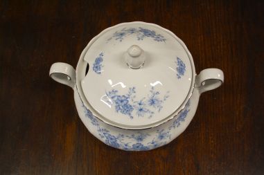 (n-7719) Bavaria Winterling Kirschenlamitz, lilleline suurem tirin