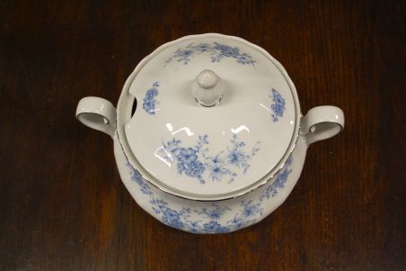 (n-7719) Bavaria Winterling Kirschenlamitz, lilleline suurem tirin